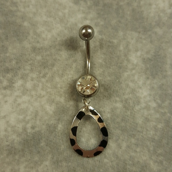 Jewelry - 🌸 Tear Drop Belly Button Ring